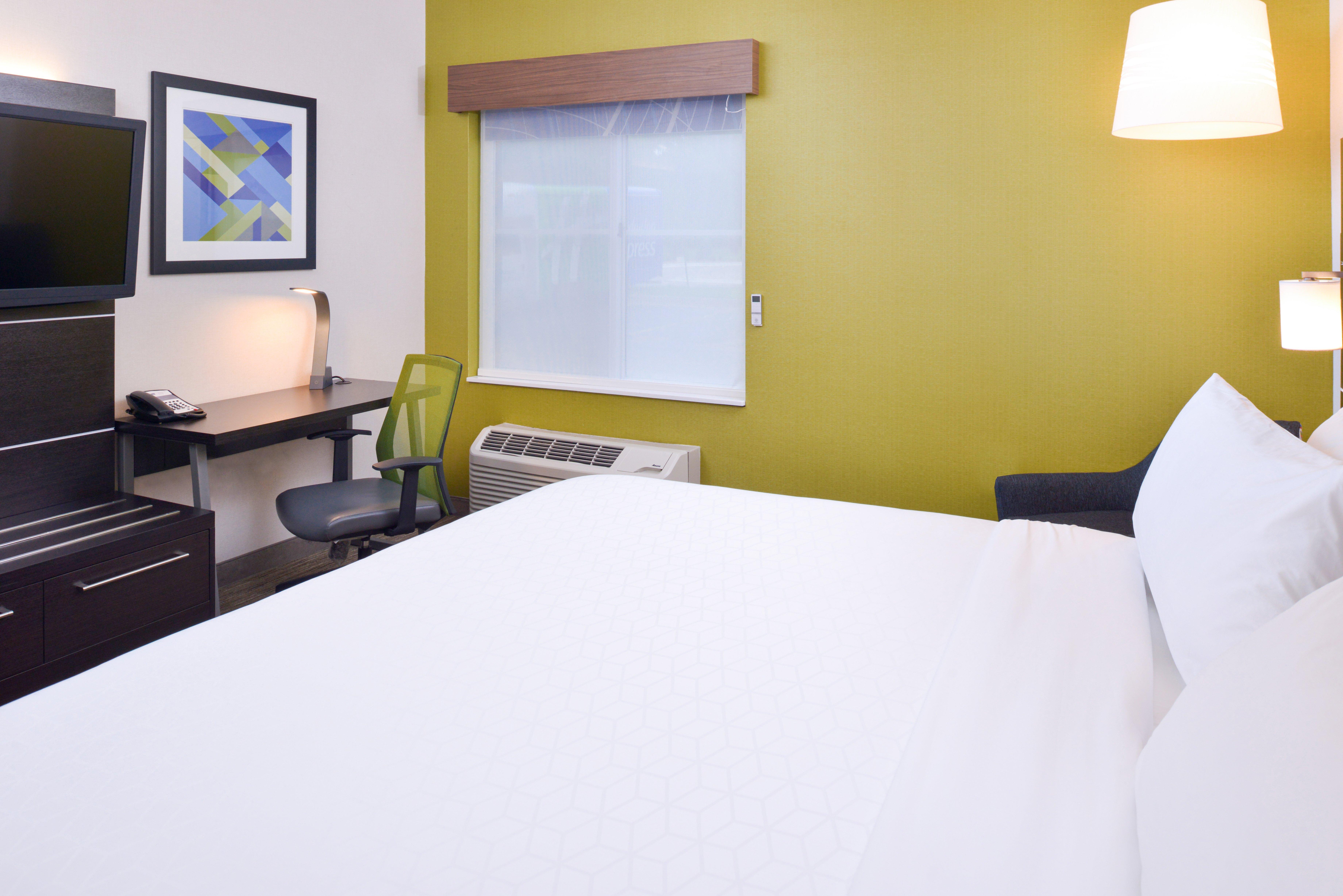 Holiday Inn Express Wixom By Ihg Exterior photo