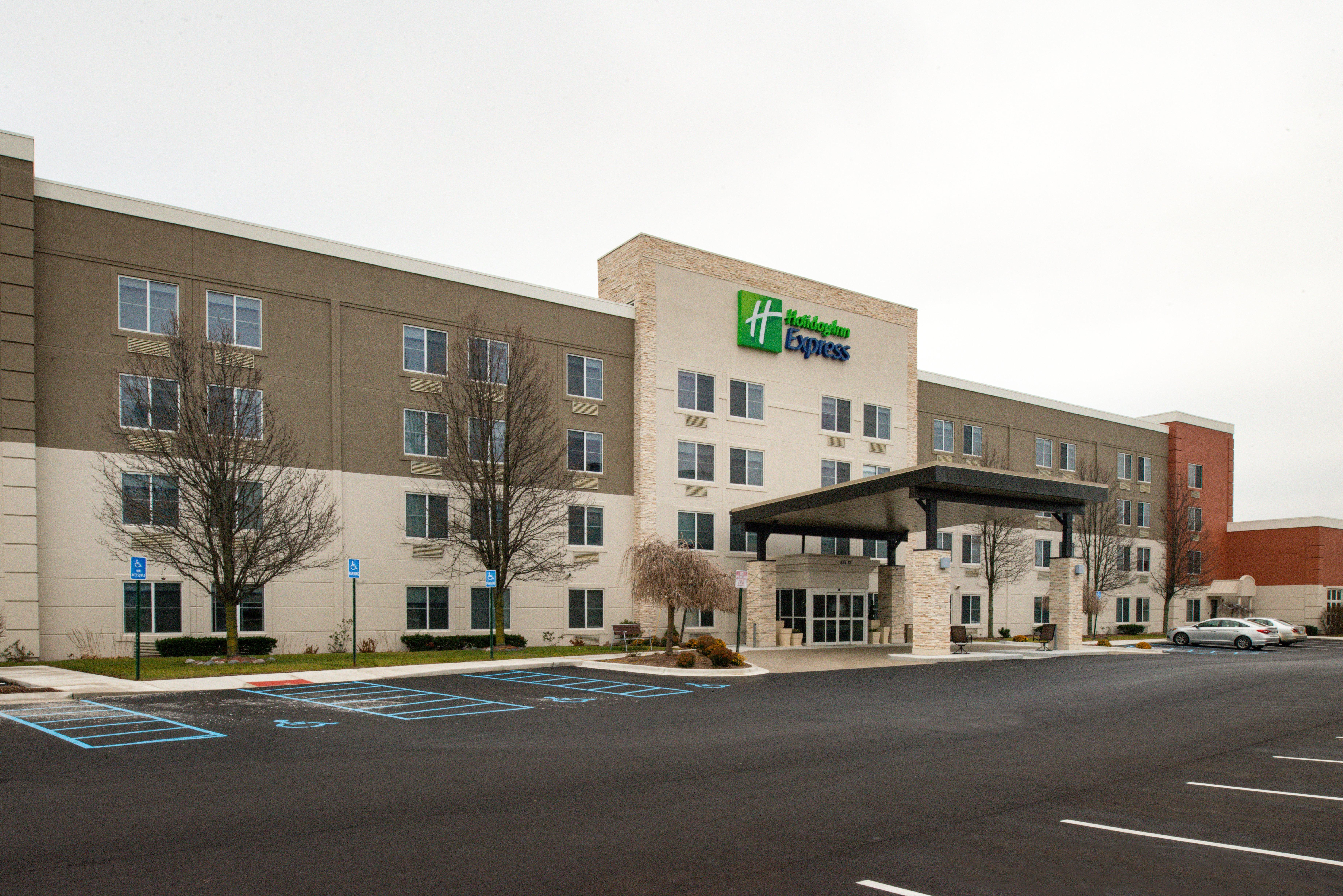Holiday Inn Express Wixom By Ihg Exterior photo