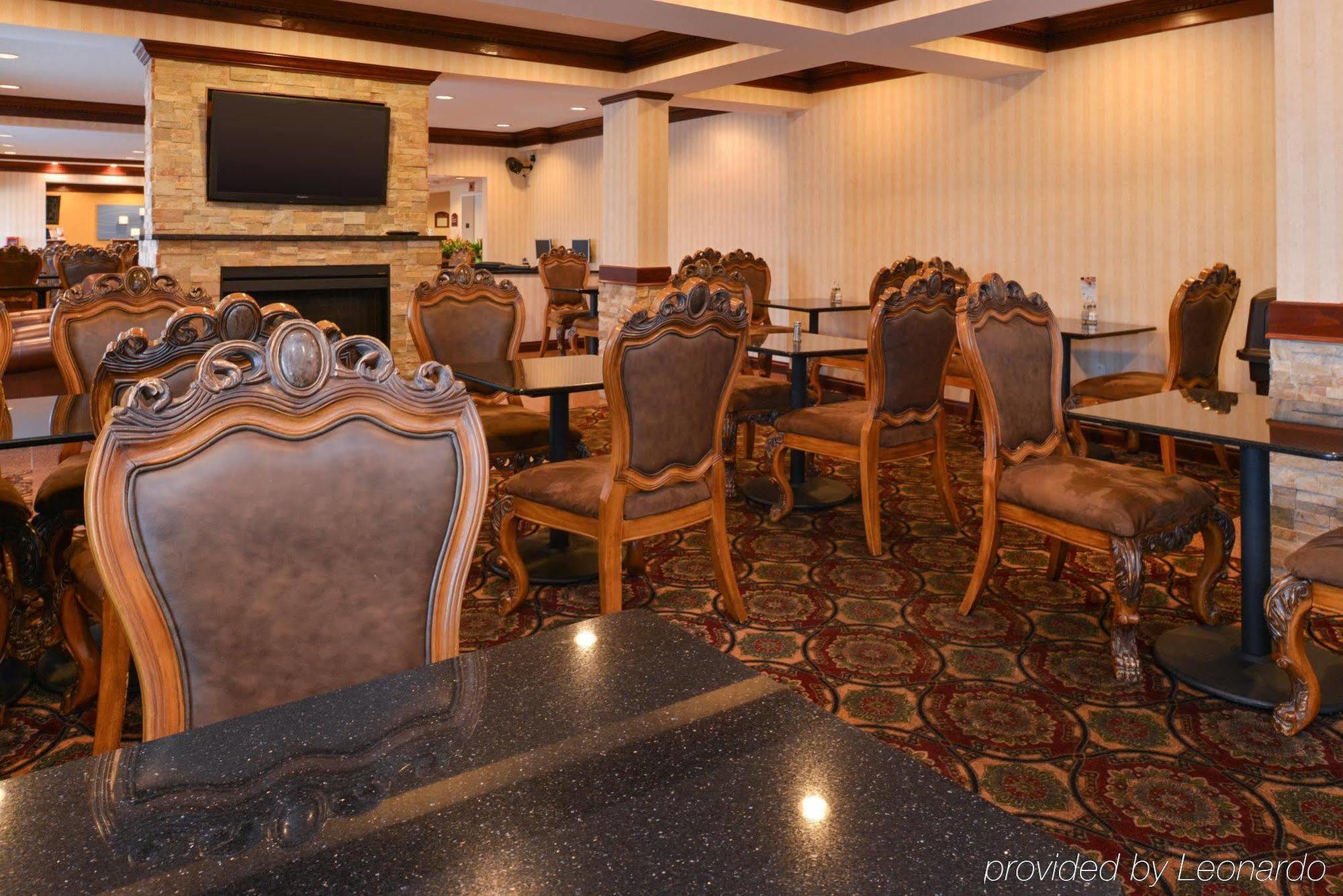 Holiday Inn Express Wixom By Ihg Exterior photo